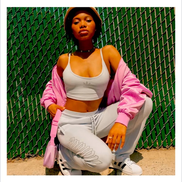 BNWT ADIDAS 200 LUXE SET HALO BLUE MED~Crop hoodie, Track Pants, Bra top - Picture 1 of 15